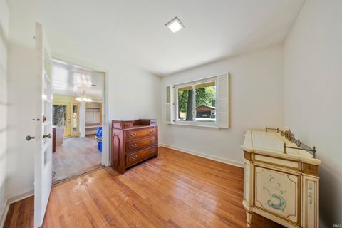 Tiny photo for 810 Plaza Drive, Evansville, IN 47715 (MLS # 202618364)