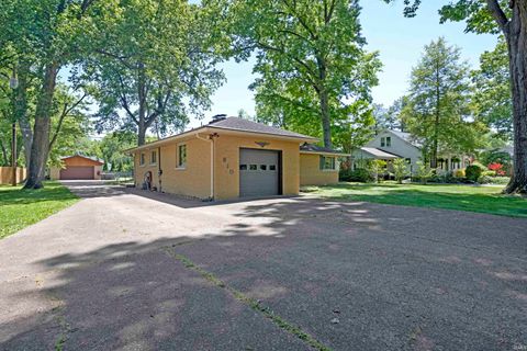 Tiny photo for 810 Plaza Drive, Evansville, IN 47715 (MLS # 202618364)