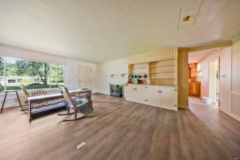 Tiny photo for 810 Plaza Drive, Evansville, IN 47715 (MLS # 202618364)