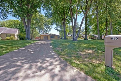 Tiny photo for 810 Plaza Drive, Evansville, IN 47715 (MLS # 202618364)