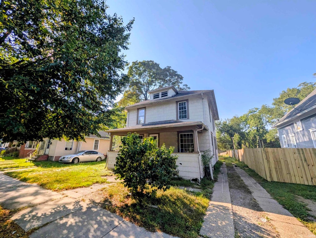 Photo of 519 W Wolf Avenue, Elkhart, IN 46516 (MLS # 202635452)