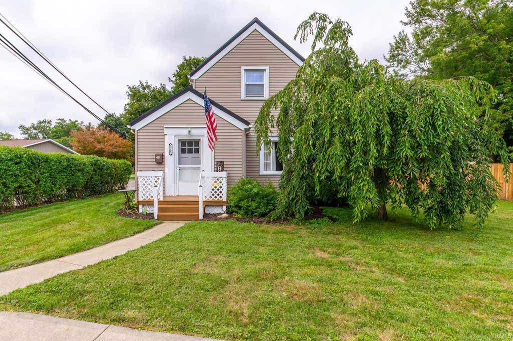 Photo of 1005 N Main Street, Auburn, IN 46706 (MLS # 202633084)