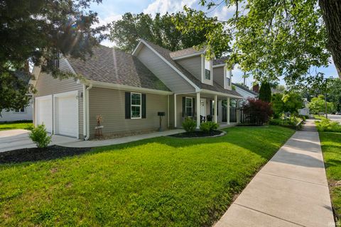 Tiny photo for 402 E Monroe Street, Delphi, IN 46923 (MLS # 202619364)