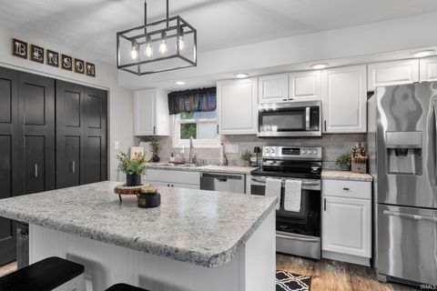 Tiny photo for 402 E Monroe Street, Delphi, IN 46923 (MLS # 202619364)