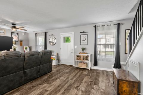 Tiny photo for 402 E Monroe Street, Delphi, IN 46923 (MLS # 202619364)