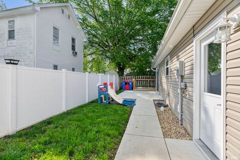Tiny photo for 402 E Monroe Street, Delphi, IN 46923 (MLS # 202619364)