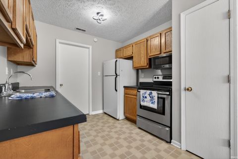 Tiny photo for 28 GOLDENROD Court, Lafayette, IN 47909 (MLS # 202612773)