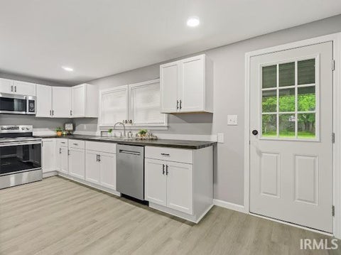 Tiny photo for 1201 E 30th Street, Marion, IN 46953 (MLS # 202629194)
