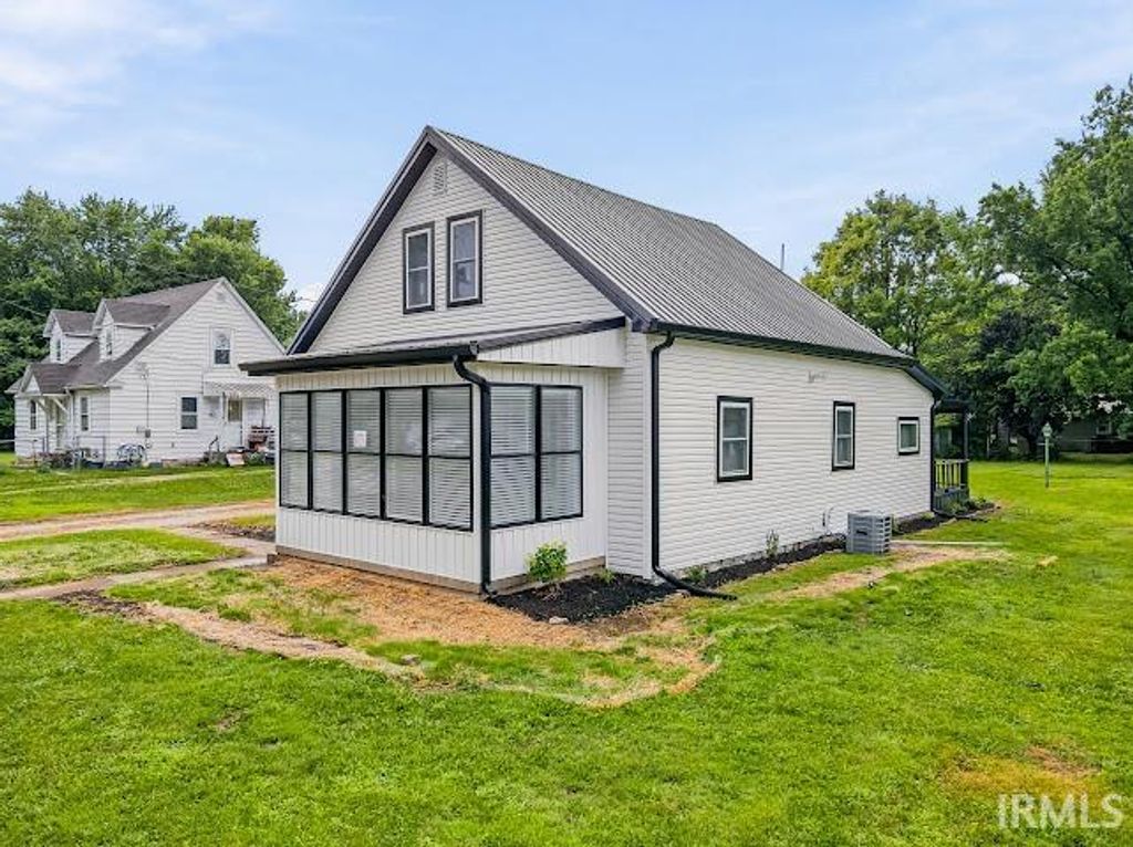 Photo of 1201 E 30th Street, Marion, IN 46953 (MLS # 202629194)