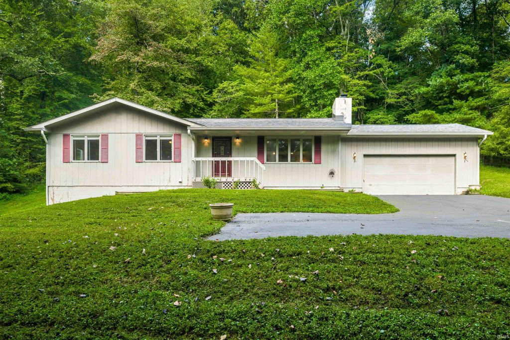 Photo of 1726 Harrison Ridge Road, Nashville, IN 47448 (MLS # 202548584)