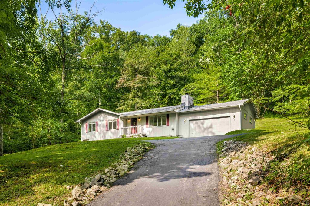 Photo of 1726 Harrison Ridge Road, Nashville, IN 47448 (MLS # 202548584)