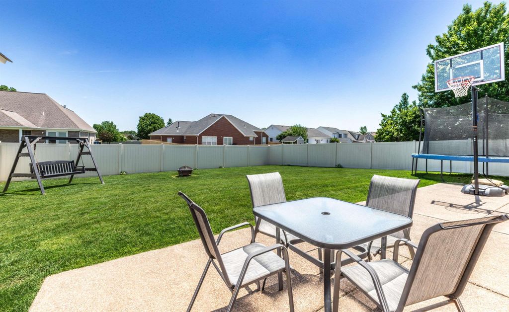 Photo of 5919 Winnett Drive, Evansville, IN 47711 (MLS # 202617425)