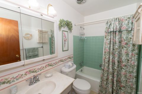 Tiny photo for 4915 Selkirk Drive, South Bend, IN 46614 (MLS # 202612458)