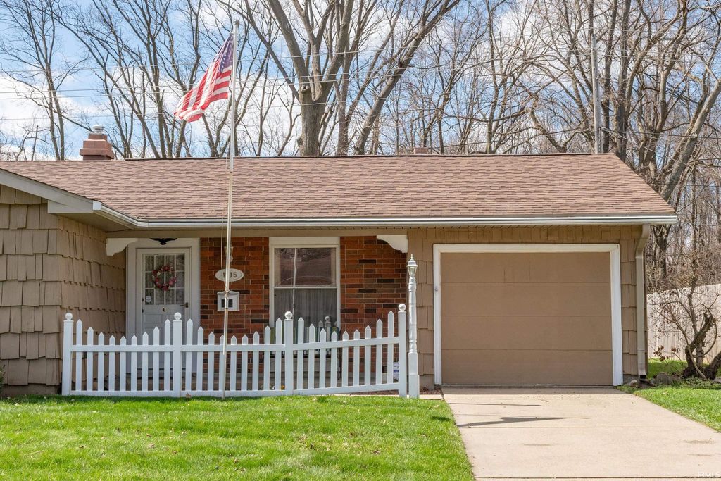 Photo of 4915 Selkirk Drive, South Bend, IN 46614 (MLS # 202612458)