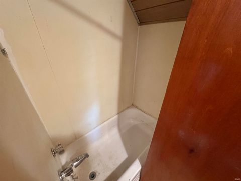 Tiny photo for 21 W Columbia Street, Logansport, IN 46947 (MLS # 202540575)