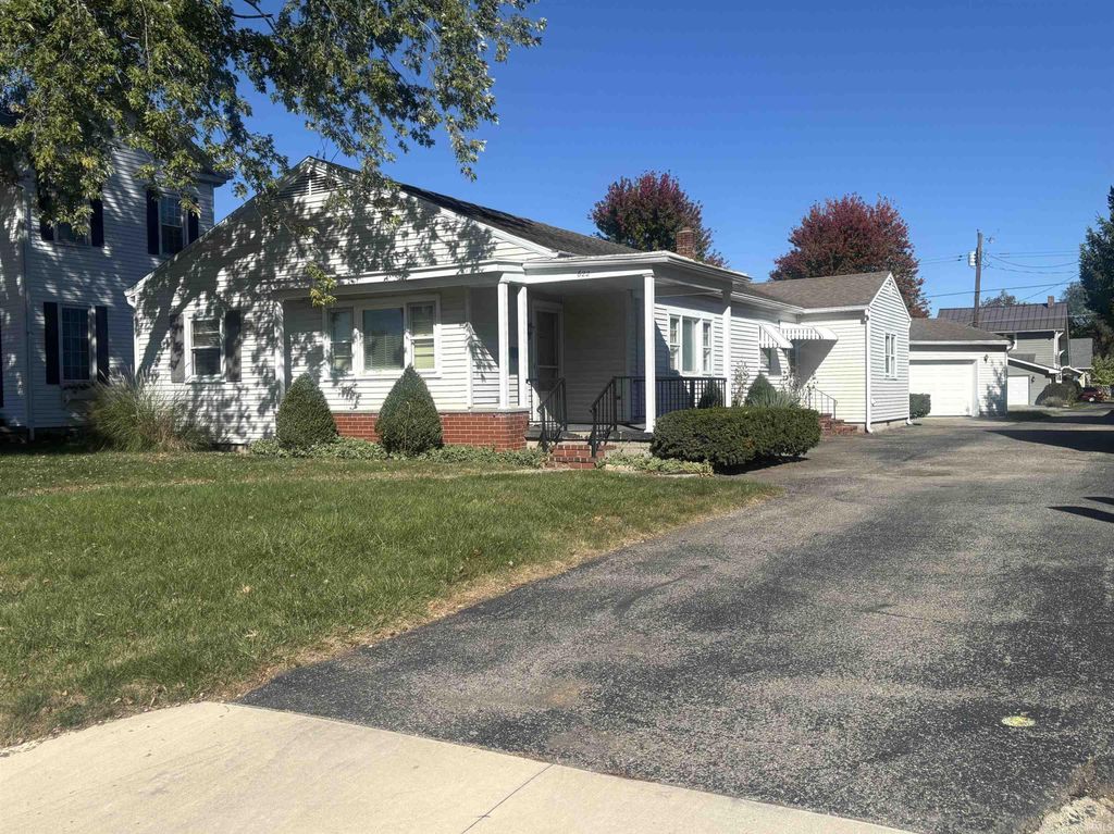 Photo of 622 W South Street, Winchester, IN 47394 (MLS # 202542069)