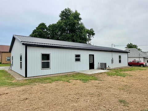 Tiny photo for 1129 Roosevelt Street, Linton, IN 47441 (MLS # 202630189)