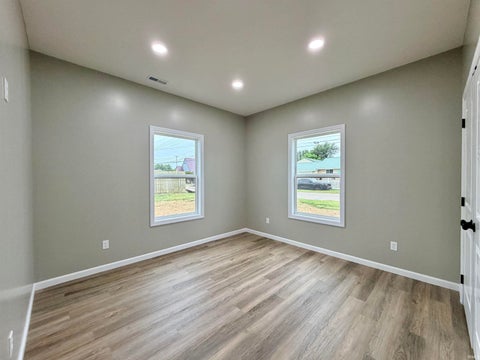 Tiny photo for 1129 Roosevelt Street, Linton, IN 47441 (MLS # 202630189)