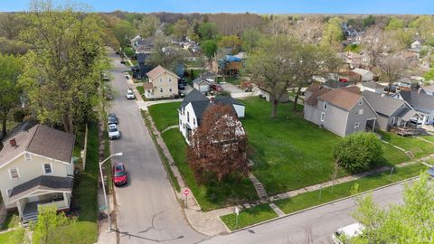 Tiny photo for 3632 S Harrison Street, Fort Wayne, IN 46807 (MLS # 202614018)