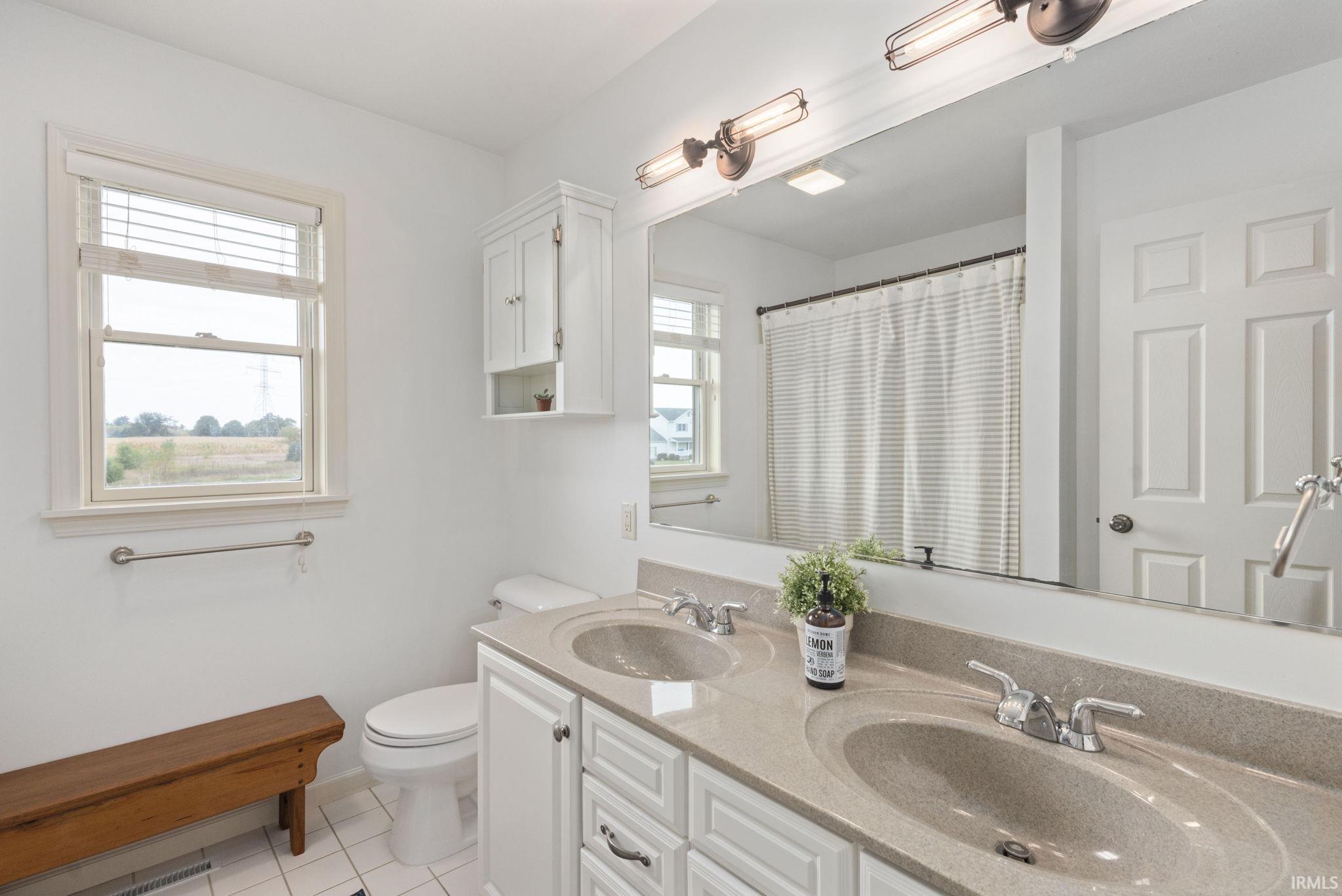 Middlebury, Indiana 46540, United States, 4 Bedrooms Bedrooms, ,4 BathroomsBathrooms,Residential,Active,215493