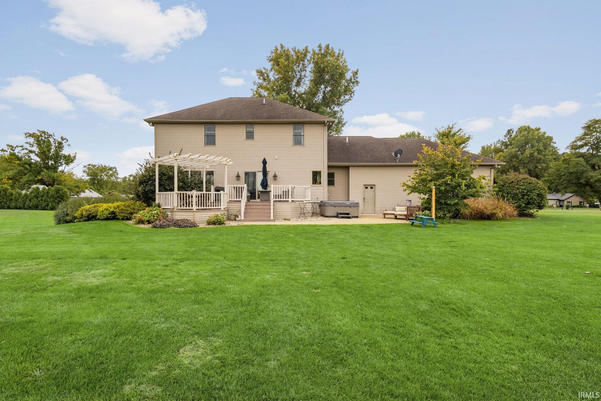 Middlebury, Indiana 46540, United States, 4 Bedrooms Bedrooms, ,4 BathroomsBathrooms,Residential,Active,215493