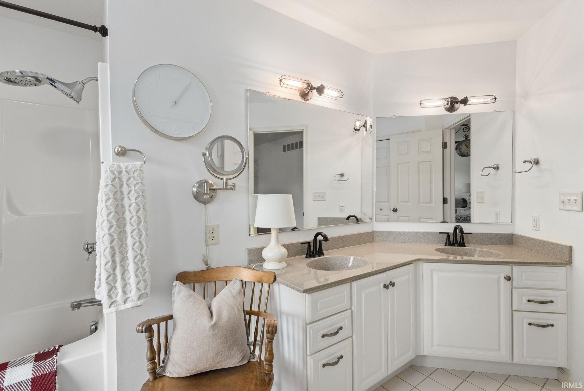 Middlebury, Indiana 46540, United States, 4 Bedrooms Bedrooms, ,4 BathroomsBathrooms,Residential,Active,215493