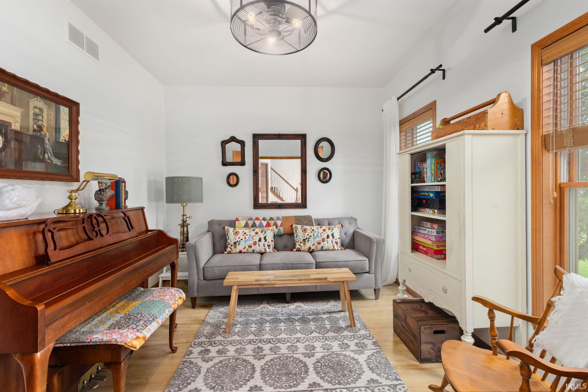 Middlebury, Indiana 46540, United States, 4 Bedrooms Bedrooms, ,4 BathroomsBathrooms,Residential,Active,215493