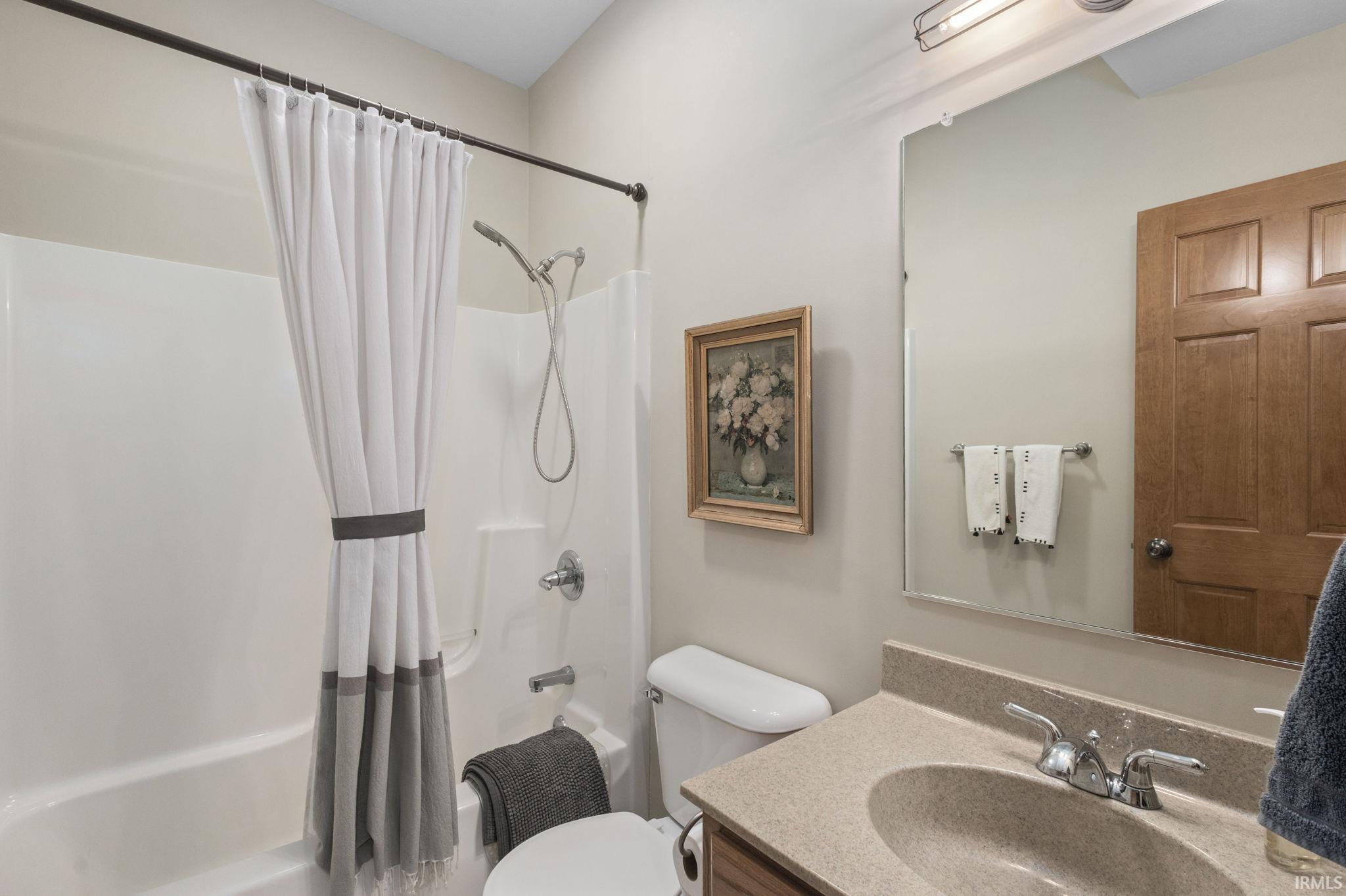 Middlebury, Indiana 46540, United States, 4 Bedrooms Bedrooms, ,4 BathroomsBathrooms,Residential,Active,215493