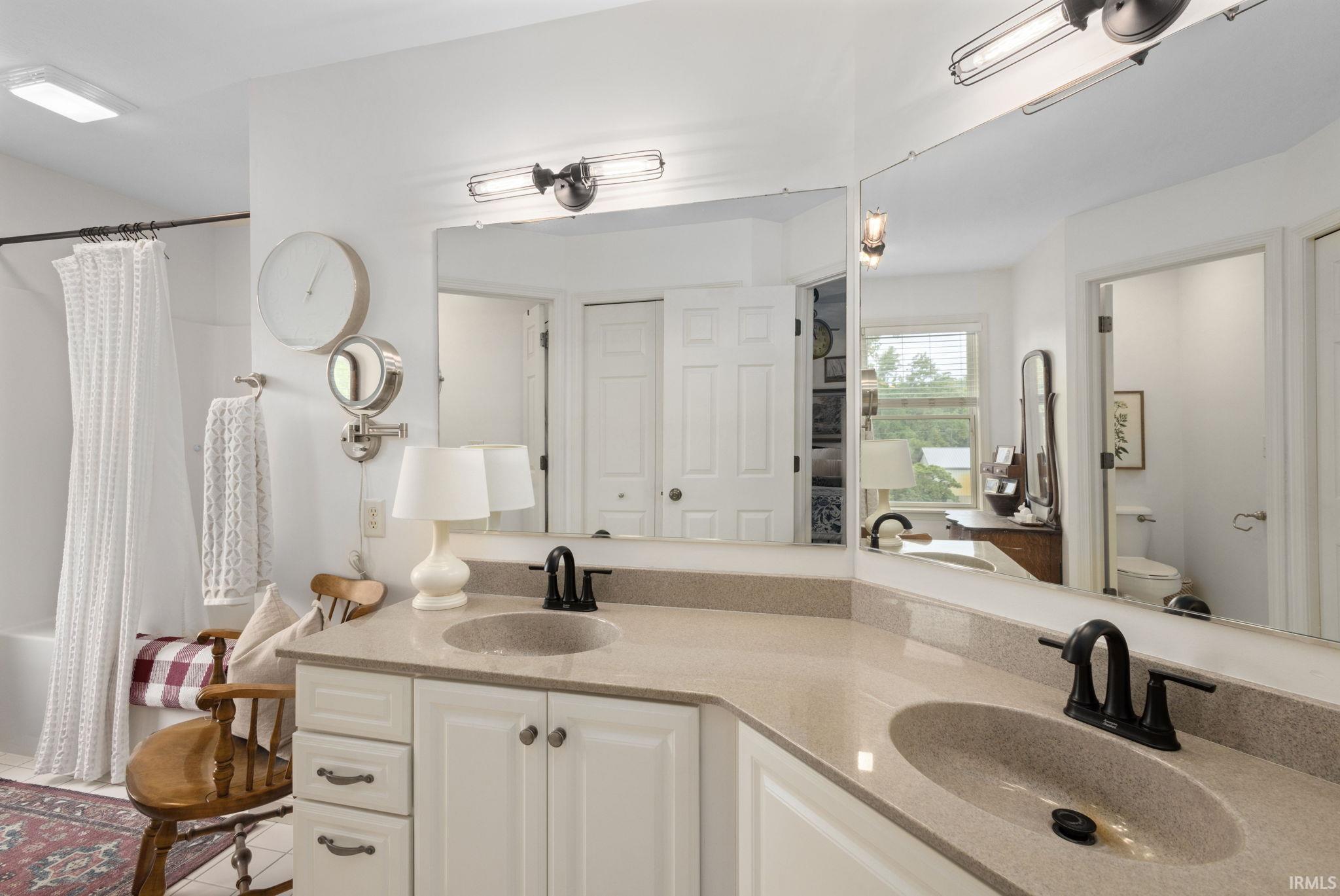 Middlebury, Indiana 46540, United States, 4 Bedrooms Bedrooms, ,4 BathroomsBathrooms,Residential,Active,215493