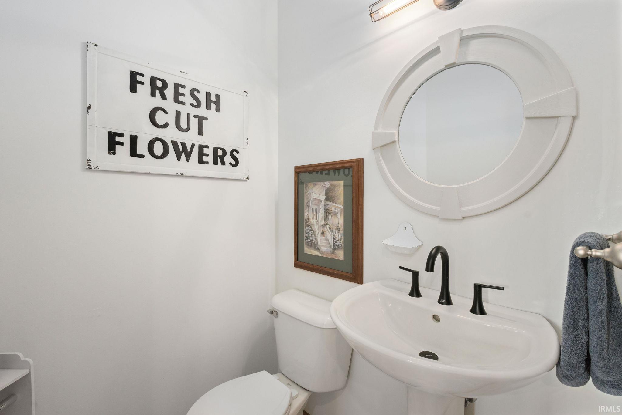 Middlebury, Indiana 46540, United States, 4 Bedrooms Bedrooms, ,4 BathroomsBathrooms,Residential,Active,215493