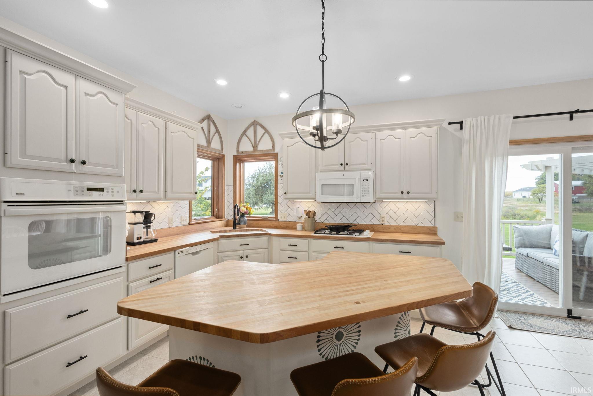 Middlebury, Indiana 46540, United States, 4 Bedrooms Bedrooms, ,4 BathroomsBathrooms,Residential,Active,215493