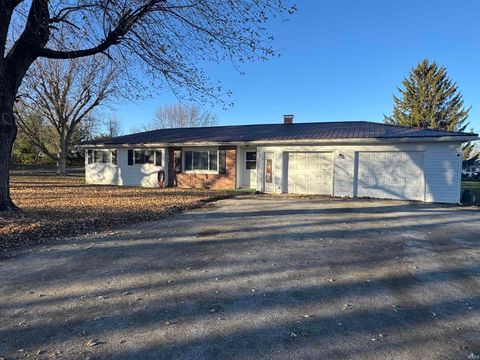 Photo of 136 W MEEK Drive, Bunker Hill, IN 46914 (MLS # 202547944)