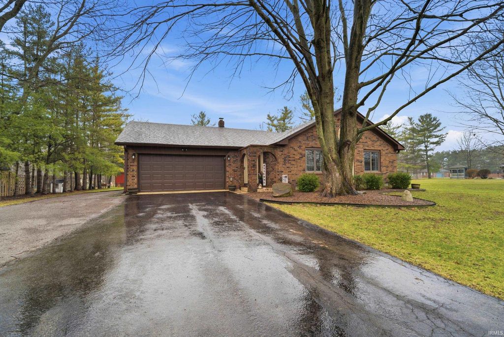 Photo of 8087 Barbara Drive, Brownsburg, IN 46112 (MLS # 202606940)