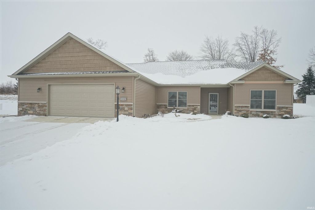 Photo of 3990 E Kings Pass, Warsaw, IN 46582 (MLS # 202603466)
