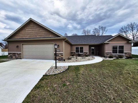 Photo of 3990 E Kings Pass, Warsaw, IN 46582 (MLS # 202603466)