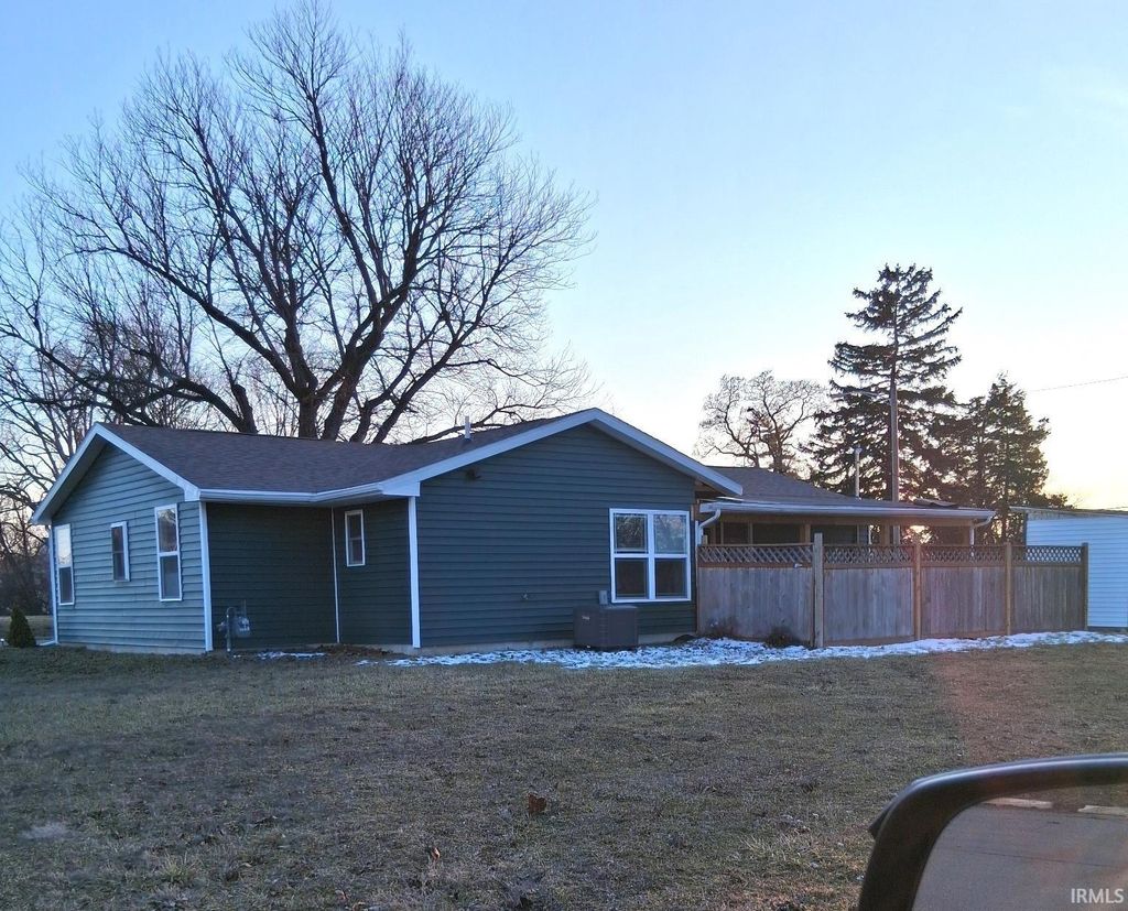 Photo of 1242 Grant Avenue, Fort Wayne, IN 46803 (MLS # 202548903)