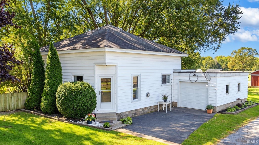 Photo of 3540 N 100 E, Lagrange, IN 46761 (MLS # 202643133)