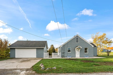Tiny photo for 8032 N Clinton Street, Fort Wayne, IN 46825 (MLS # 202644948)