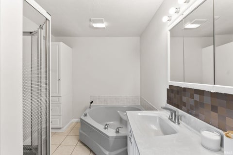Tiny photo for 8032 N Clinton Street, Fort Wayne, IN 46825 (MLS # 202644948)