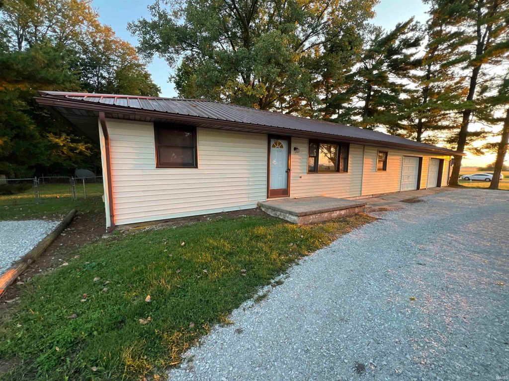 Photo of 220 E 950 S Road, Fairmount, IN 46928 (MLS # 202537360)