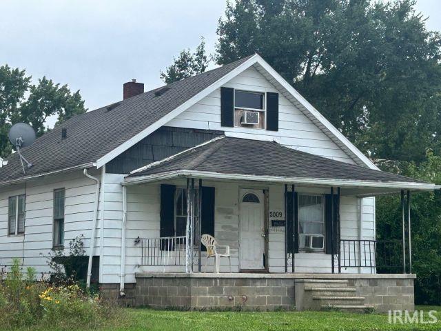 Photo of 2009 W 6th Street, Mishawaka, IN 46544 (MLS # 202639711)