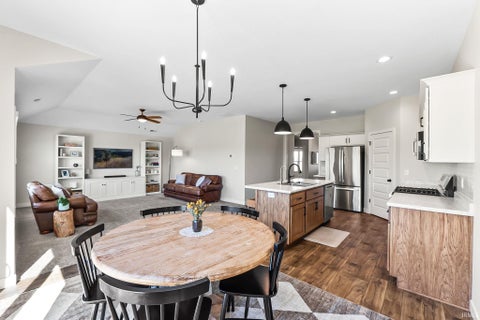Tiny photo for 12733 Towcester Court, Fort Wayne, IN 46818 (MLS # 202643676)