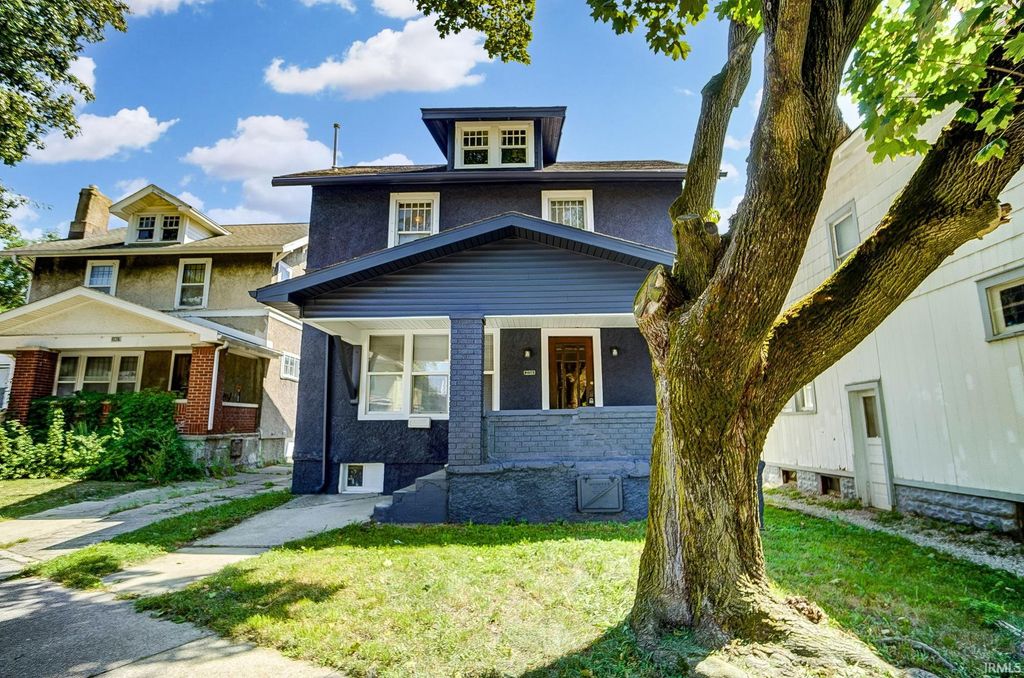 Photo of 2911 Broadway, Fort Wayne, IN 46807 (MLS # 202543391)