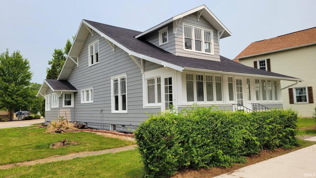 Photo of 419 N Wayne Street, Warren, IN 46792 (MLS # 202630149)