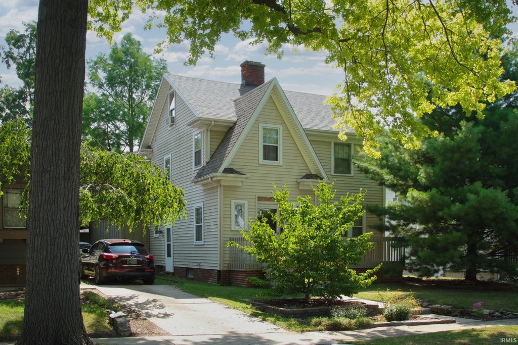 Photo of 1916 Crescent Avenue, Fort Wayne, IN 46805 (MLS # 202632425)