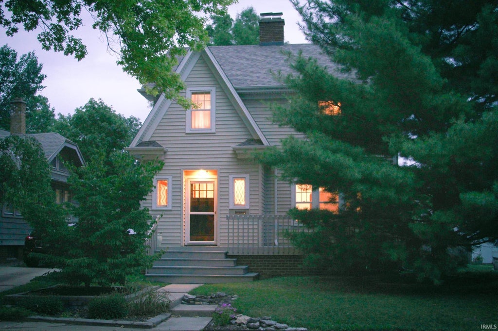 Photo of 1916 Crescent Avenue, Fort Wayne, IN 46805 (MLS # 202632425)
