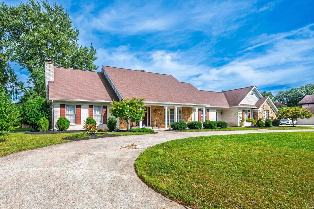 Photo of 3900 N Vienna Woods Drive, Muncie, IN 47304 (MLS # 202638887)