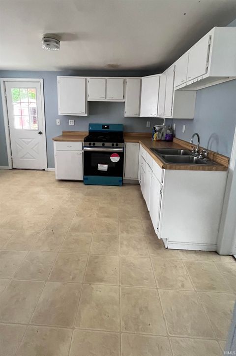 Tiny photo for 820 S Market Street, Kokomo, IN 46902 (MLS # 202540149)