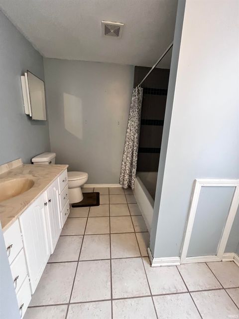 Tiny photo for 820 S Market Street, Kokomo, IN 46902 (MLS # 202540149)