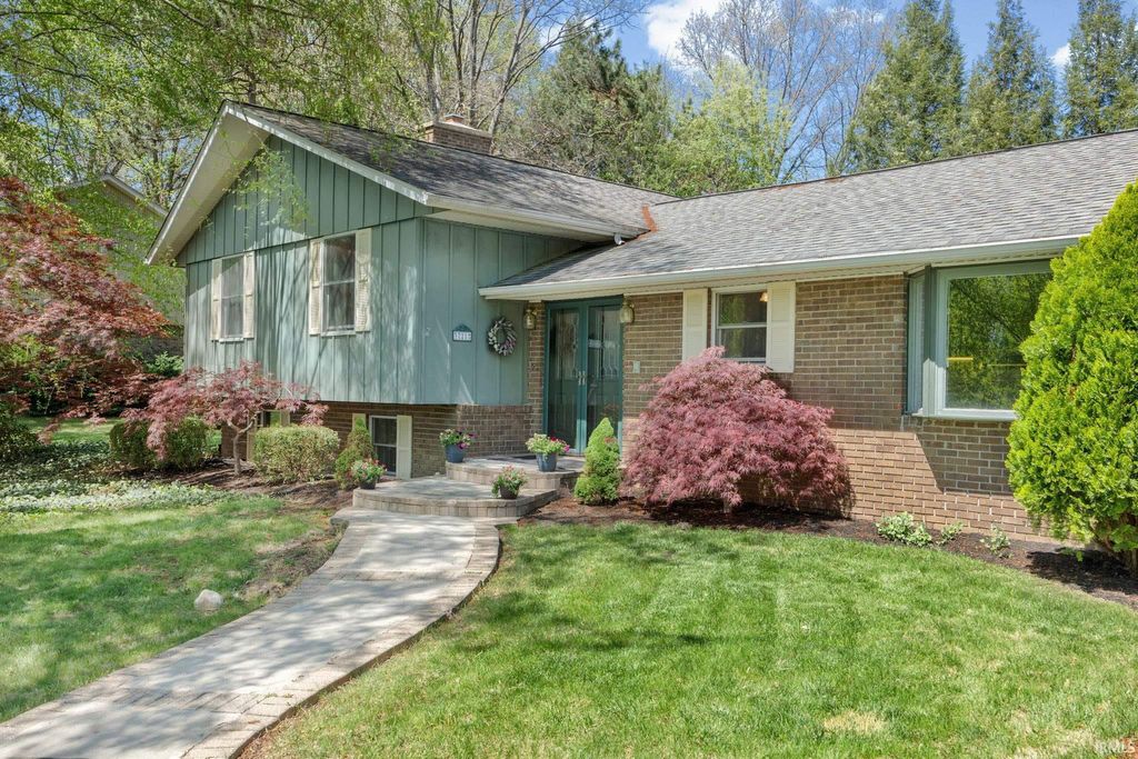 Photo of 3721 Canada Court, West Lafayette, IN 47906 (MLS # 202614291)